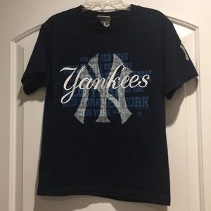 Yankees shirt